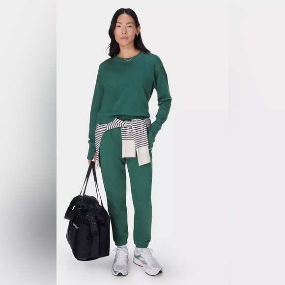 Sweaty Betty After Class Crop Sweatshirt in Glade Green Organic Cotton, Size S - Picture 4 of 13